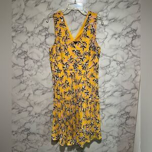 Banana Republic Yellow floral pleated lined midi dress size 2